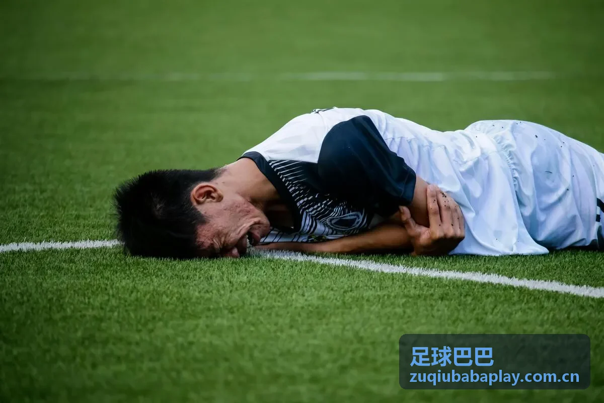 足球巴巴世界杯精彩瞬间 - 大力神杯捧杯时刻
